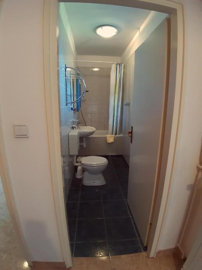 노바야 F• R• I• E• N• D• S• B&B 외부 사진