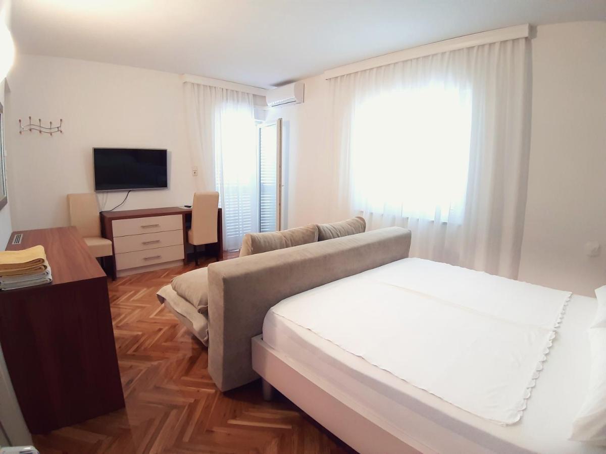 노바야 F• R• I• E• N• D• S• B&B 외부 사진
