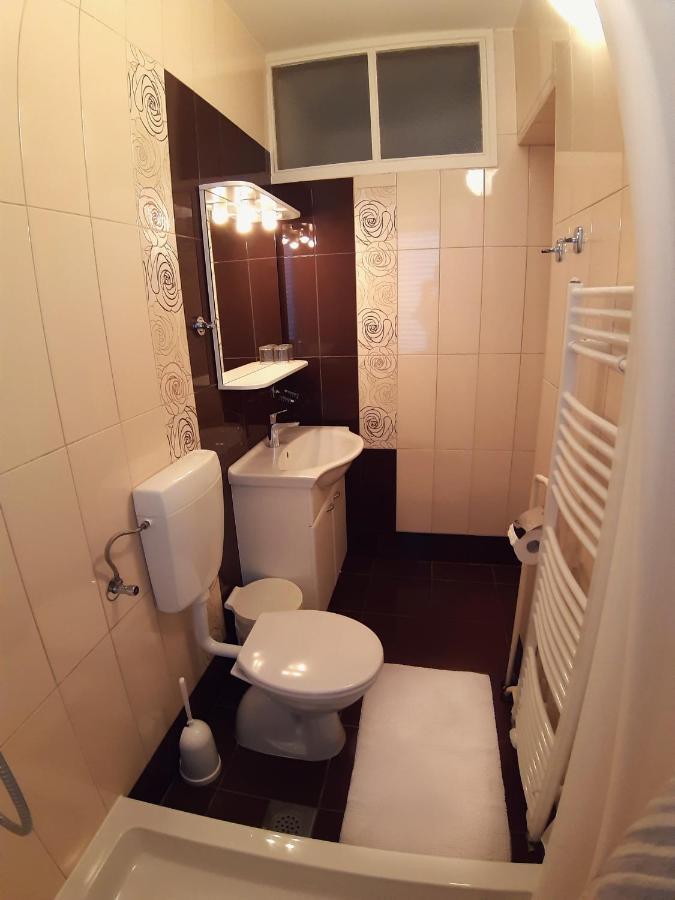 노바야 F• R• I• E• N• D• S• B&B 외부 사진