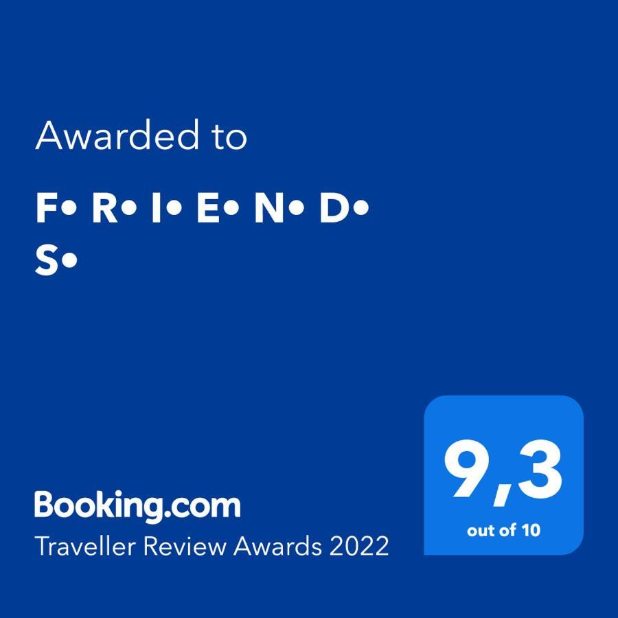 노바야 F• R• I• E• N• D• S• B&B 외부 사진